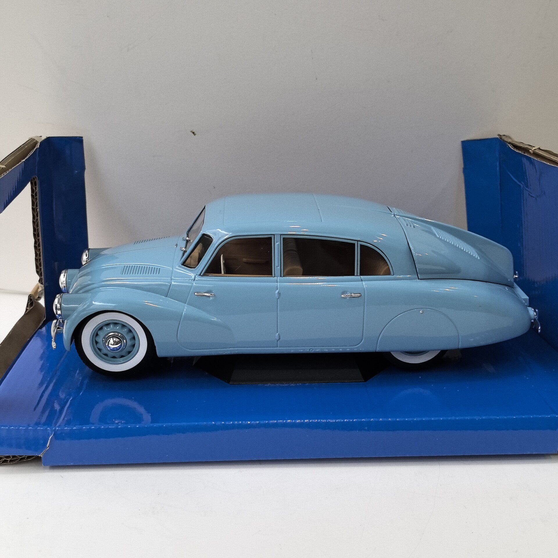 MCG Diecast 1/18 Scale TATRA 8 - огляд і ціна Vintage Collectible Cars